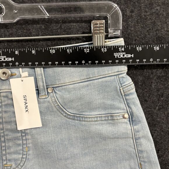 Spanx Pull On Denim Short Women's Small Blue Turner Wash 7" Inseam NWT - Picture 6 of 10